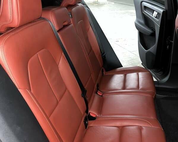 Черный Вольво XC40, объемом двигателя 1.97 л и пробегом 148 тыс. км за 23900 $, фото 47 на Automoto.ua