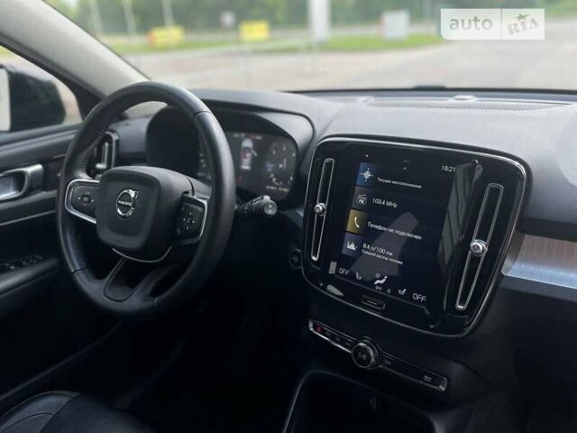 Чорний Вольво XC40, об'ємом двигуна 2 л та пробігом 174 тис. км за 29300 $, фото 33 на Automoto.ua