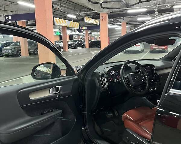 Черный Вольво XC40, объемом двигателя 1.97 л и пробегом 148 тыс. км за 23900 $, фото 29 на Automoto.ua