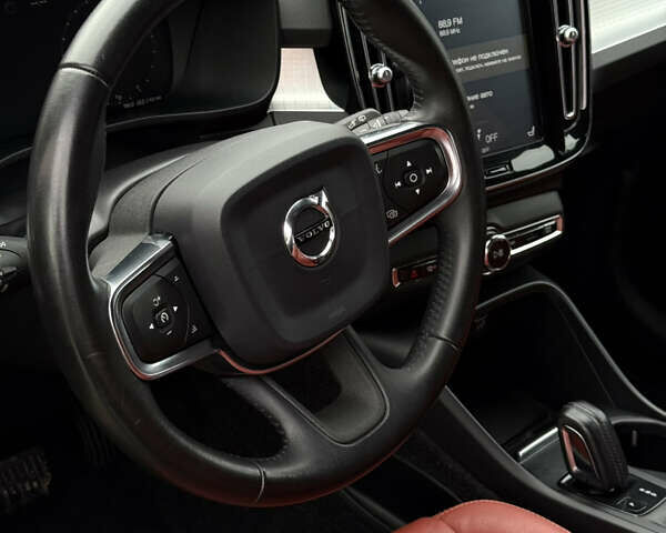 Черный Вольво XC40, объемом двигателя 2 л и пробегом 111 тыс. км за 22000 $, фото 19 на Automoto.ua