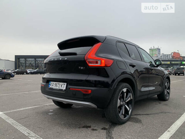 Чорний Вольво XC40, об'ємом двигуна 1.97 л та пробігом 59 тис. км за 28000 $, фото 3 на Automoto.ua