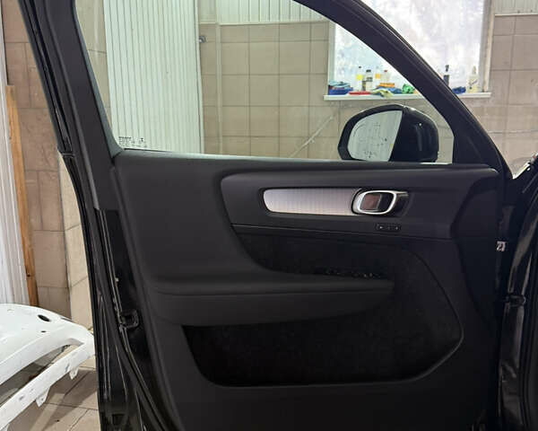 Черный Вольво XC40, объемом двигателя 2 л и пробегом 111 тыс. км за 22300 $, фото 13 на Automoto.ua