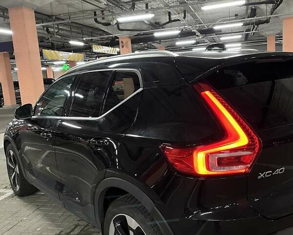 Черный Вольво XC40, объемом двигателя 1.97 л и пробегом 148 тыс. км за 23900 $, фото 10 на Automoto.ua