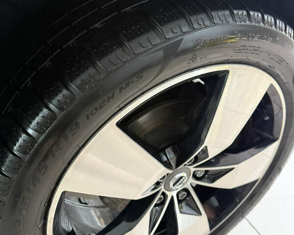 Черный Вольво XC40, объемом двигателя 2 л и пробегом 111 тыс. км за 22300 $, фото 11 на Automoto.ua