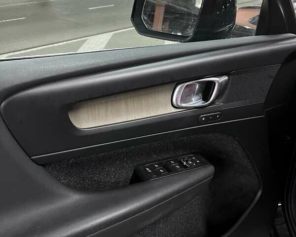 Черный Вольво XC40, объемом двигателя 1.97 л и пробегом 148 тыс. км за 23900 $, фото 30 на Automoto.ua