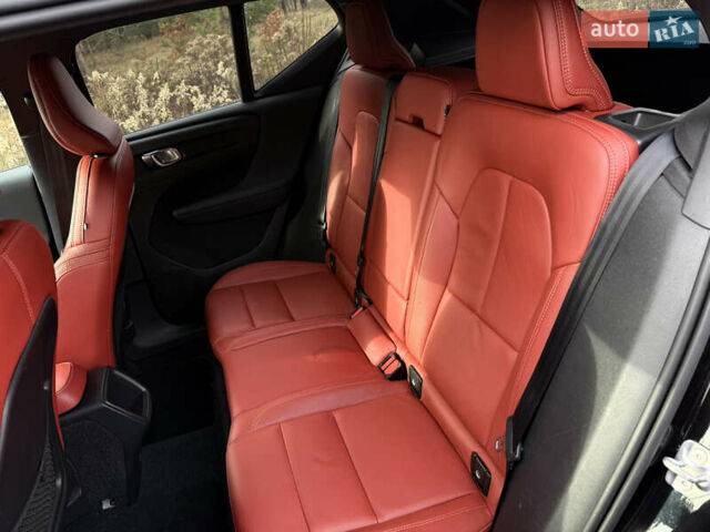 Черный Вольво XC40, объемом двигателя 2 л и пробегом 111 тыс. км за 22000 $, фото 13 на Automoto.ua