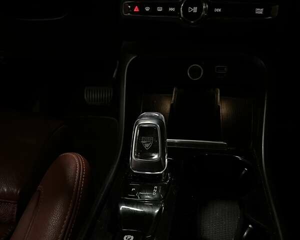 Черный Вольво XC40, объемом двигателя 1.97 л и пробегом 148 тыс. км за 23900 $, фото 41 на Automoto.ua