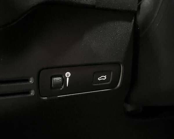 Черный Вольво XC40, объемом двигателя 1.97 л и пробегом 148 тыс. км за 23900 $, фото 34 на Automoto.ua