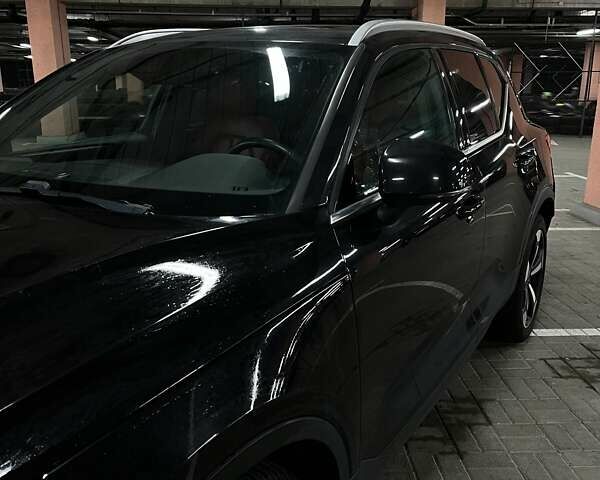 Черный Вольво XC40, объемом двигателя 1.97 л и пробегом 148 тыс. км за 23900 $, фото 5 на Automoto.ua