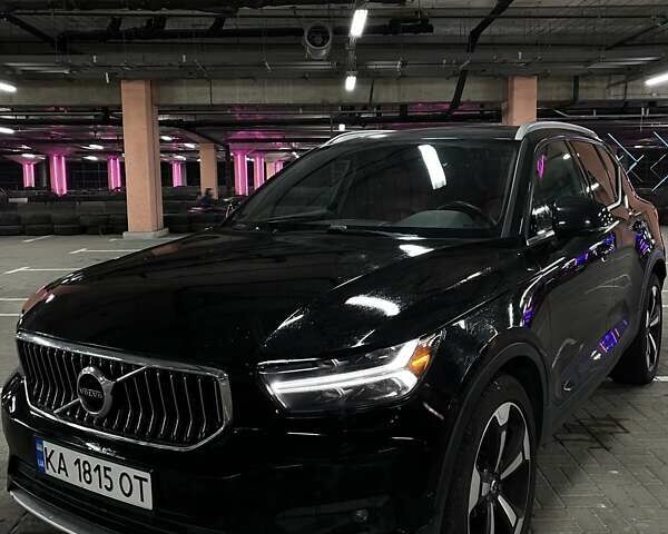 Черный Вольво XC40, объемом двигателя 1.97 л и пробегом 148 тыс. км за 23900 $, фото 1 на Automoto.ua