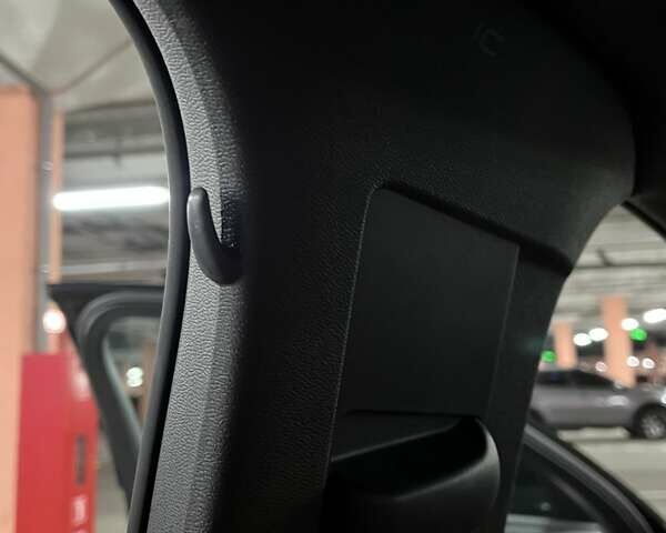 Черный Вольво XC40, объемом двигателя 1.97 л и пробегом 148 тыс. км за 23900 $, фото 62 на Automoto.ua