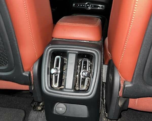 Черный Вольво XC40, объемом двигателя 1.97 л и пробегом 148 тыс. км за 23900 $, фото 48 на Automoto.ua