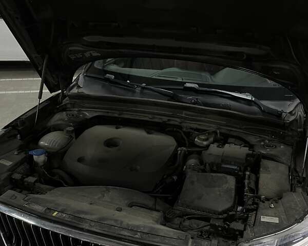 Черный Вольво XC40, объемом двигателя 1.97 л и пробегом 148 тыс. км за 23900 $, фото 85 на Automoto.ua