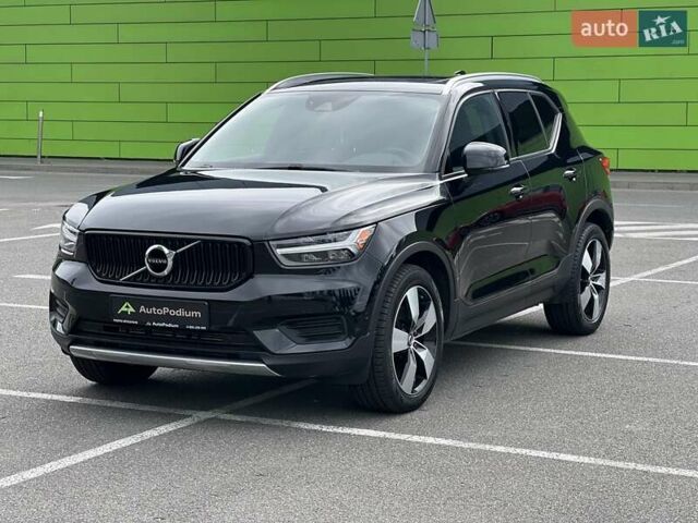 Черный Вольво XC40, объемом двигателя 1.97 л и пробегом 213 тыс. км за 21999 $, фото 2 на Automoto.ua