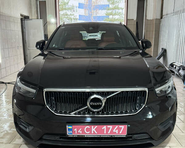 Черный Вольво XC40, объемом двигателя 2 л и пробегом 111 тыс. км за 22300 $, фото 4 на Automoto.ua