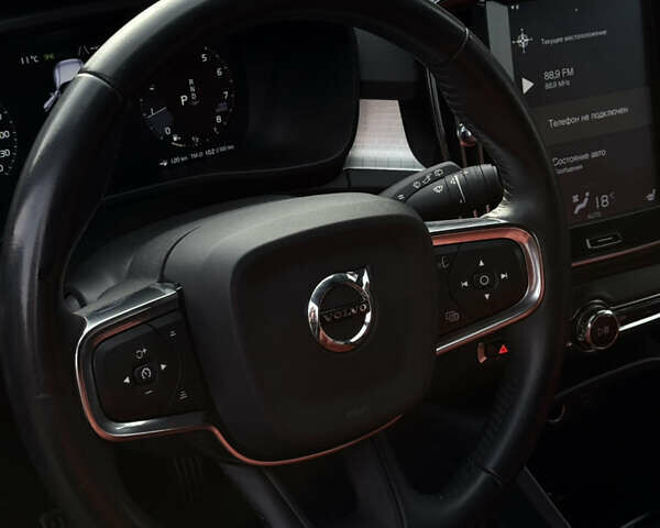 Черный Вольво XC40, объемом двигателя 2 л и пробегом 111 тыс. км за 22000 $, фото 20 на Automoto.ua