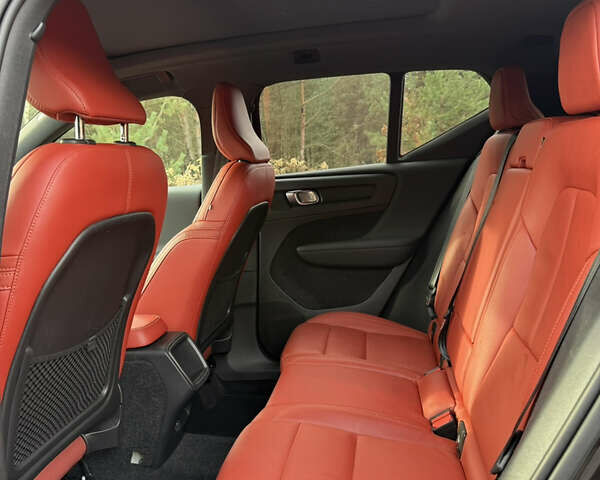 Черный Вольво XC40, объемом двигателя 2 л и пробегом 111 тыс. км за 22000 $, фото 15 на Automoto.ua