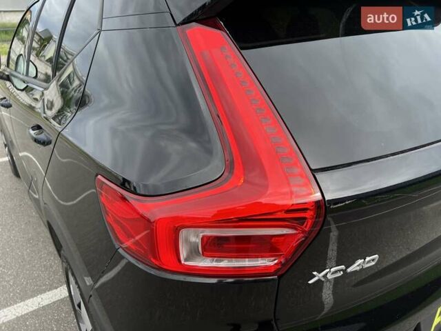 Черный Вольво XC40, объемом двигателя 1.97 л и пробегом 213 тыс. км за 21999 $, фото 12 на Automoto.ua