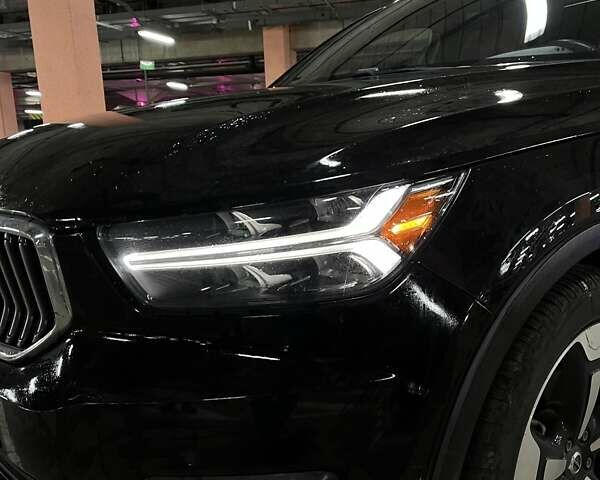 Черный Вольво XC40, объемом двигателя 1.97 л и пробегом 148 тыс. км за 23900 $, фото 4 на Automoto.ua