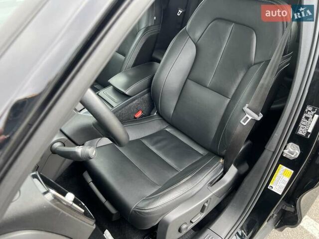 Черный Вольво XC40, объемом двигателя 1.97 л и пробегом 213 тыс. км за 21999 $, фото 20 на Automoto.ua