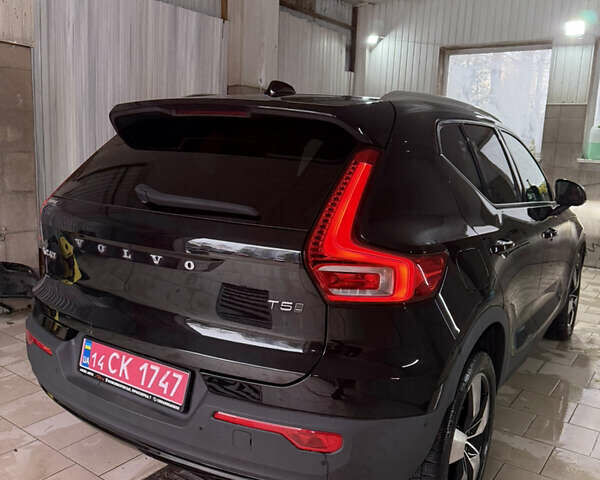 Черный Вольво XC40, объемом двигателя 2 л и пробегом 111 тыс. км за 22300 $, фото 1 на Automoto.ua