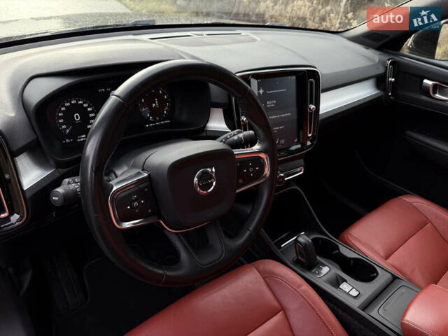 Черный Вольво XC40, объемом двигателя 2 л и пробегом 111 тыс. км за 22000 $, фото 4 на Automoto.ua