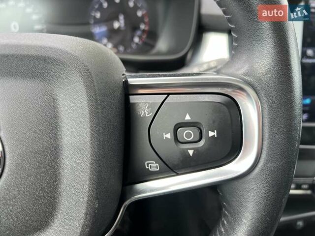 Черный Вольво XC40, объемом двигателя 1.97 л и пробегом 213 тыс. км за 21999 $, фото 39 на Automoto.ua