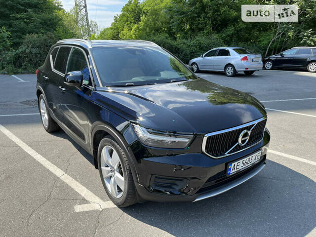 Черный Вольво XC40, объемом двигателя 2 л и пробегом 80 тыс. км за 27900 $, фото 1 на Automoto.ua