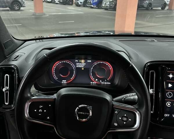 Черный Вольво XC40, объемом двигателя 1.97 л и пробегом 148 тыс. км за 23900 $, фото 31 на Automoto.ua