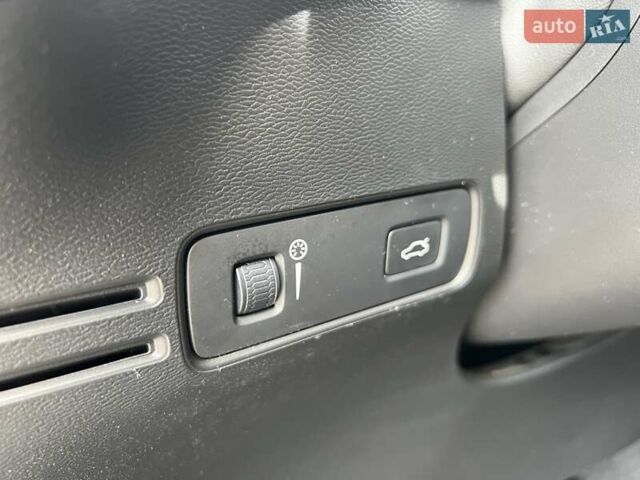 Черный Вольво XC40, объемом двигателя 1.97 л и пробегом 213 тыс. км за 21999 $, фото 36 на Automoto.ua