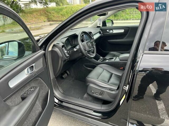 Черный Вольво XC40, объемом двигателя 1.97 л и пробегом 213 тыс. км за 21999 $, фото 19 на Automoto.ua