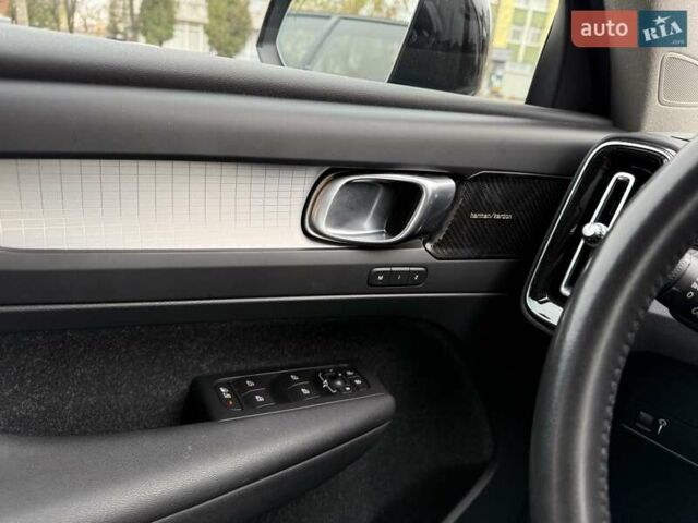 Черный Вольво XC40, объемом двигателя 1.97 л и пробегом 78 тыс. км за 27100 $, фото 17 на Automoto.ua