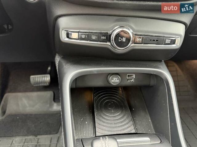 Черный Вольво XC40, объемом двигателя 1.97 л и пробегом 78 тыс. км за 27100 $, фото 13 на Automoto.ua