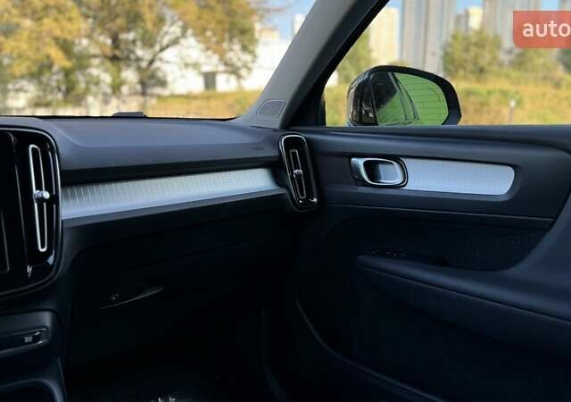 Черный Вольво XC40, объемом двигателя 1.97 л и пробегом 91 тыс. км за 23500 $, фото 22 на Automoto.ua