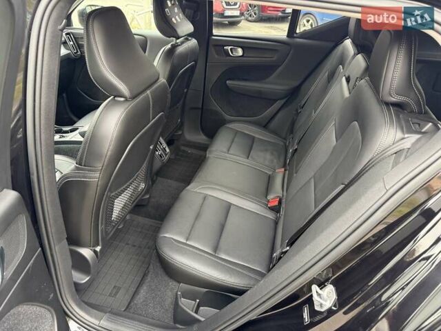 Черный Вольво XC40, объемом двигателя 1.97 л и пробегом 78 тыс. км за 27100 $, фото 15 на Automoto.ua