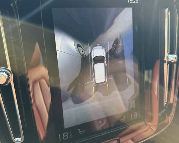 Черный Вольво XC40, объемом двигателя 1.97 л и пробегом 82 тыс. км за 29500 $, фото 9 на Automoto.ua