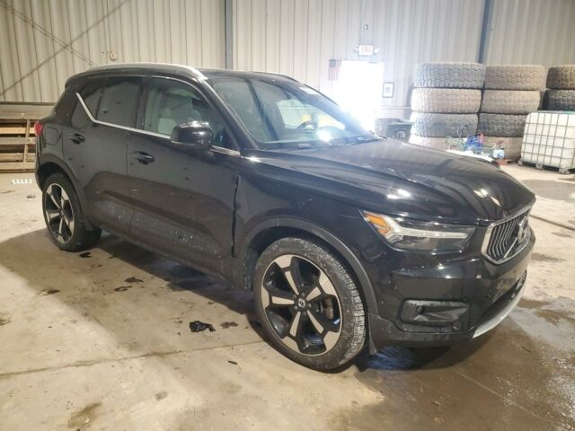 Черный Вольво XC40, объемом двигателя 2 л и пробегом 52 тыс. км за 18900 $, фото 2 на Automoto.ua