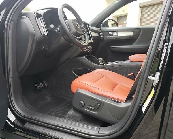 Вольво XC40 2019 в Львове на Automoto.ua Черный Вольво XC40, объемом двигателя 2 л и пробегом 149 тыс. км за 22900 $, фото 17 на Automoto.ua