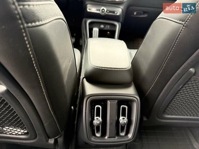 Черный Вольво XC40, объемом двигателя 1.97 л и пробегом 78 тыс. км за 27100 $, фото 16 на Automoto.ua