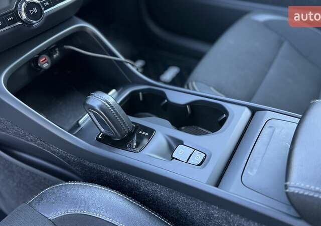 Вольво XC40 2019 в Киеве на Automoto.ua Черный Вольво XC40, объемом двигателя 1.97 л и пробегом 91 тыс. км за 22999 $, фото 23 на Automoto.ua