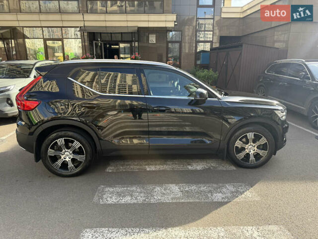Черный Вольво XC40, объемом двигателя 1.97 л и пробегом 82 тыс. км за 29500 $, фото 3 на Automoto.ua