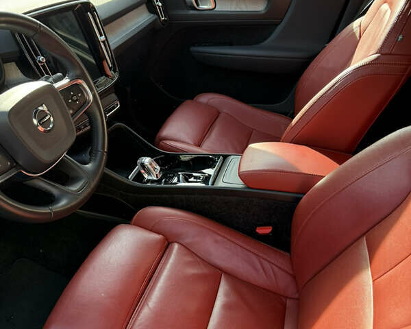 Черный Вольво XC40, объемом двигателя 1.97 л и пробегом 82 тыс. км за 29500 $, фото 7 на Automoto.ua