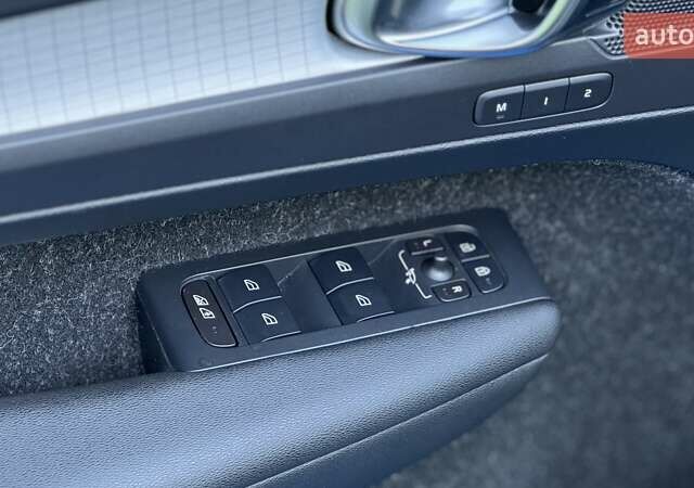 Черный Вольво XC40, объемом двигателя 1.97 л и пробегом 91 тыс. км за 23500 $, фото 10 на Automoto.ua