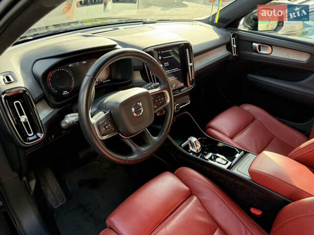 Черный Вольво XC40, объемом двигателя 1.97 л и пробегом 82 тыс. км за 29500 $, фото 6 на Automoto.ua
