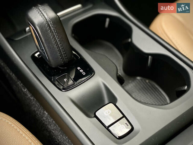 Черный Вольво XC40, объемом двигателя 1.97 л и пробегом 73 тыс. км за 24500 $, фото 18 на Automoto.ua