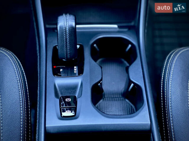 Черный Вольво XC40, объемом двигателя 1.97 л и пробегом 143 тыс. км за 19000 $, фото 24 на Automoto.ua