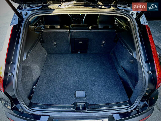 Черный Вольво XC40, объемом двигателя 1.97 л и пробегом 143 тыс. км за 19000 $, фото 38 на Automoto.ua