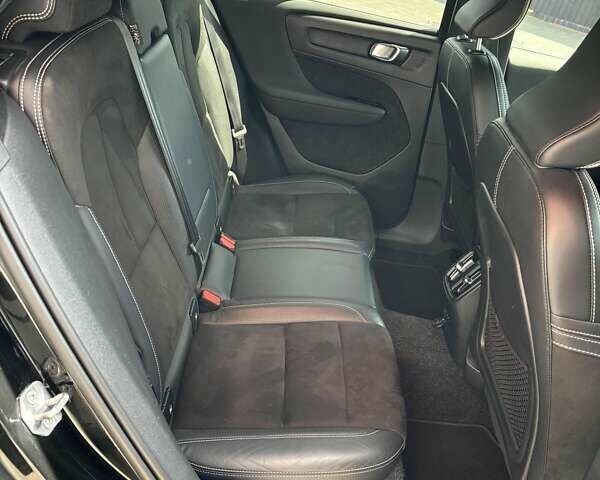 Черный Вольво XC40, объемом двигателя 0 л и пробегом 136 тыс. км за 24900 $, фото 20 на Automoto.ua