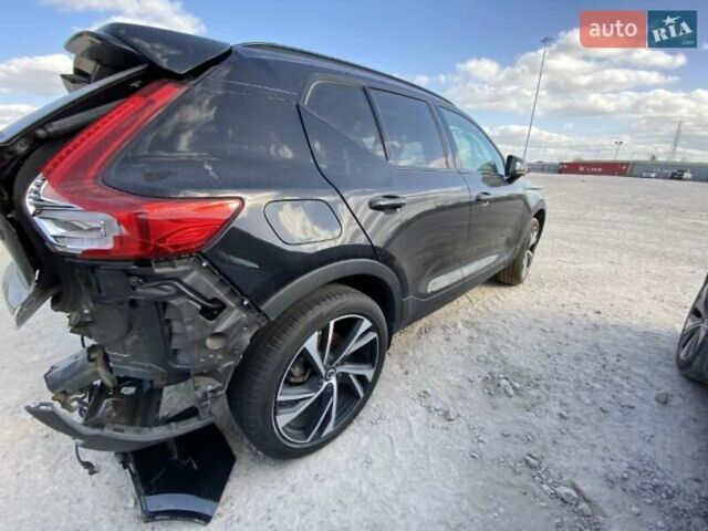 Черный Вольво XC40, объемом двигателя 2 л и пробегом 74 тыс. км за 18800 $, фото 2 на Automoto.ua