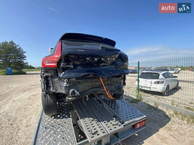 Чорний Вольво XC40, об'ємом двигуна 2 л та пробігом 74 тис. км за 17300 $, фото 4 на Automoto.ua